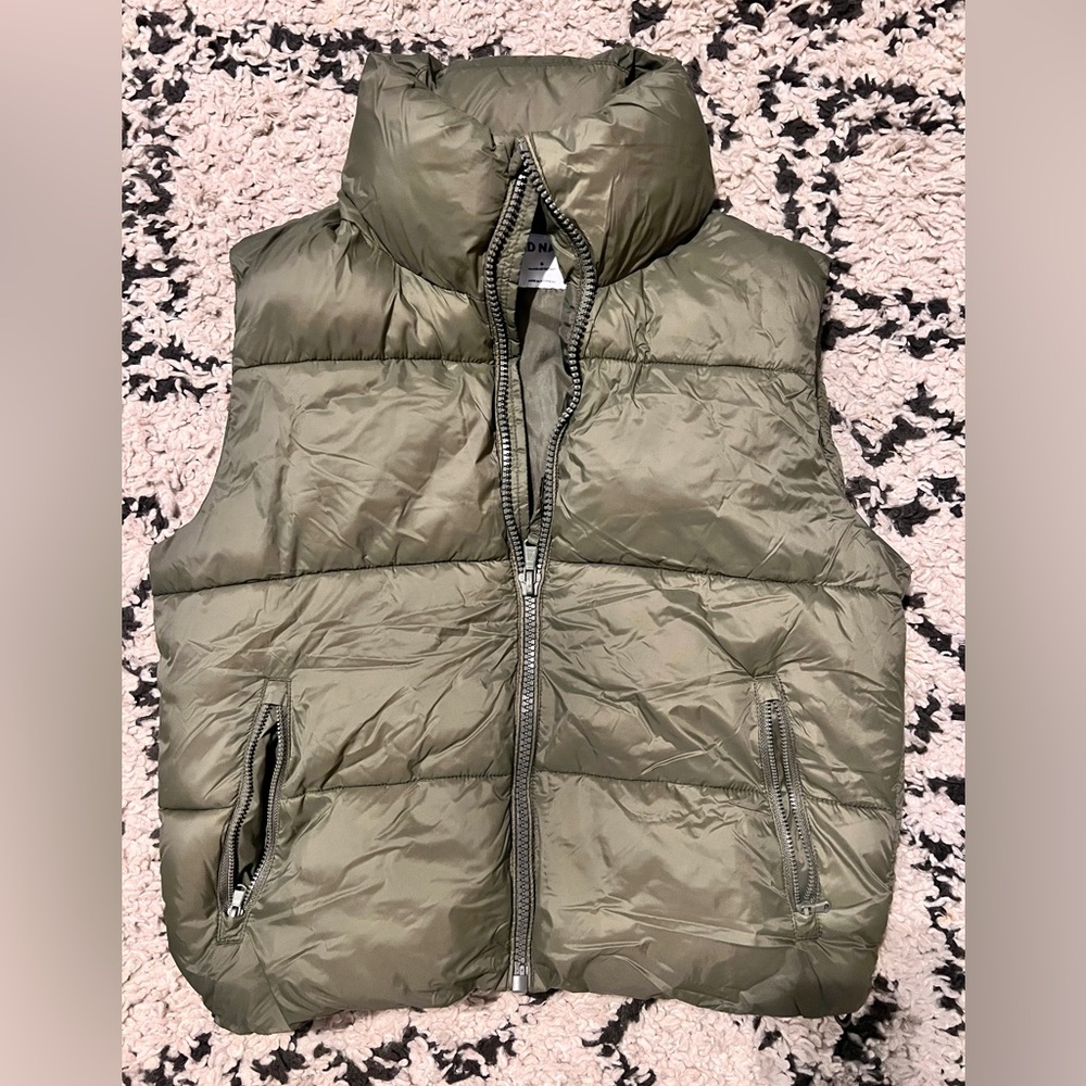 Old Navy olive green puffer vest with cinch waist
